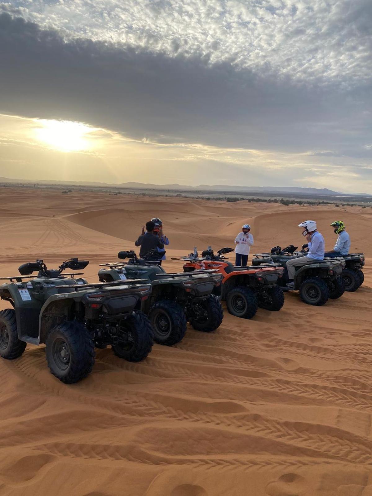 Hassan Luxury Camp Мерцуга Екстериор снимка